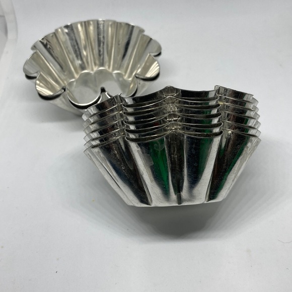 12 Silver Cupcake/Egg Tart Reusable Liners - Picture 7 of 9